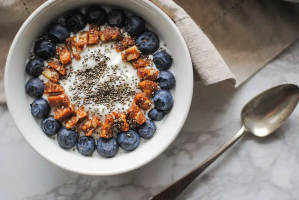 lemon blueberry yogurt bowl 